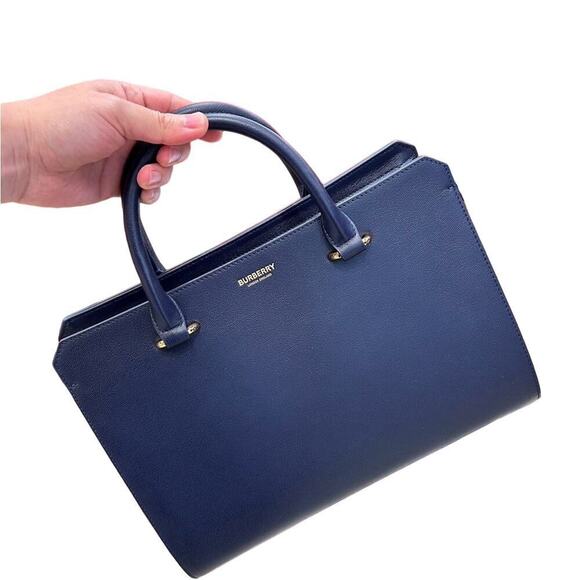 Burberry Banwell Tote navy Leather Shoulder Bag New - Picture 2 of 8